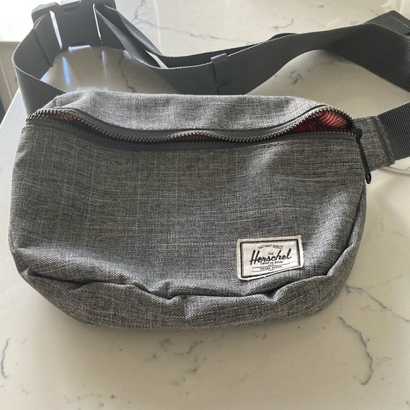NOT FOR SALE Herschel Belt Bag - Picture 1 of 9